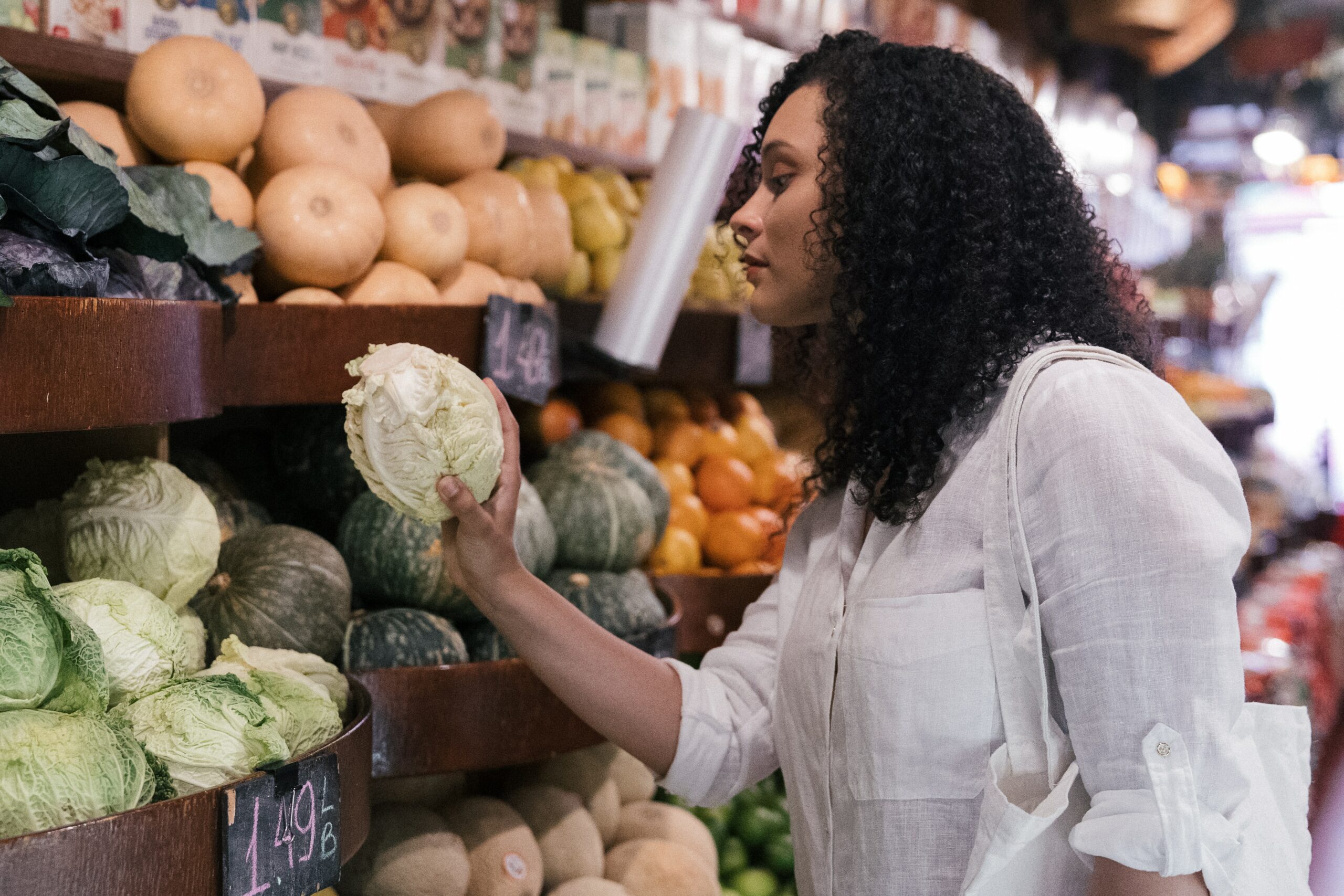 4 Grocery Shopping Tips That Will Save You Calories