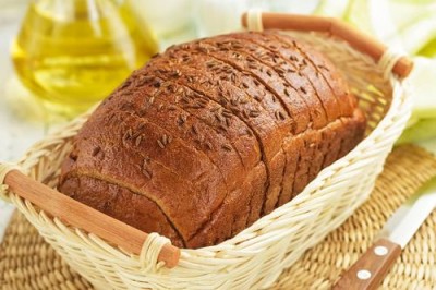 8 Healthy and Delicious Types of Bread for Weight Loss