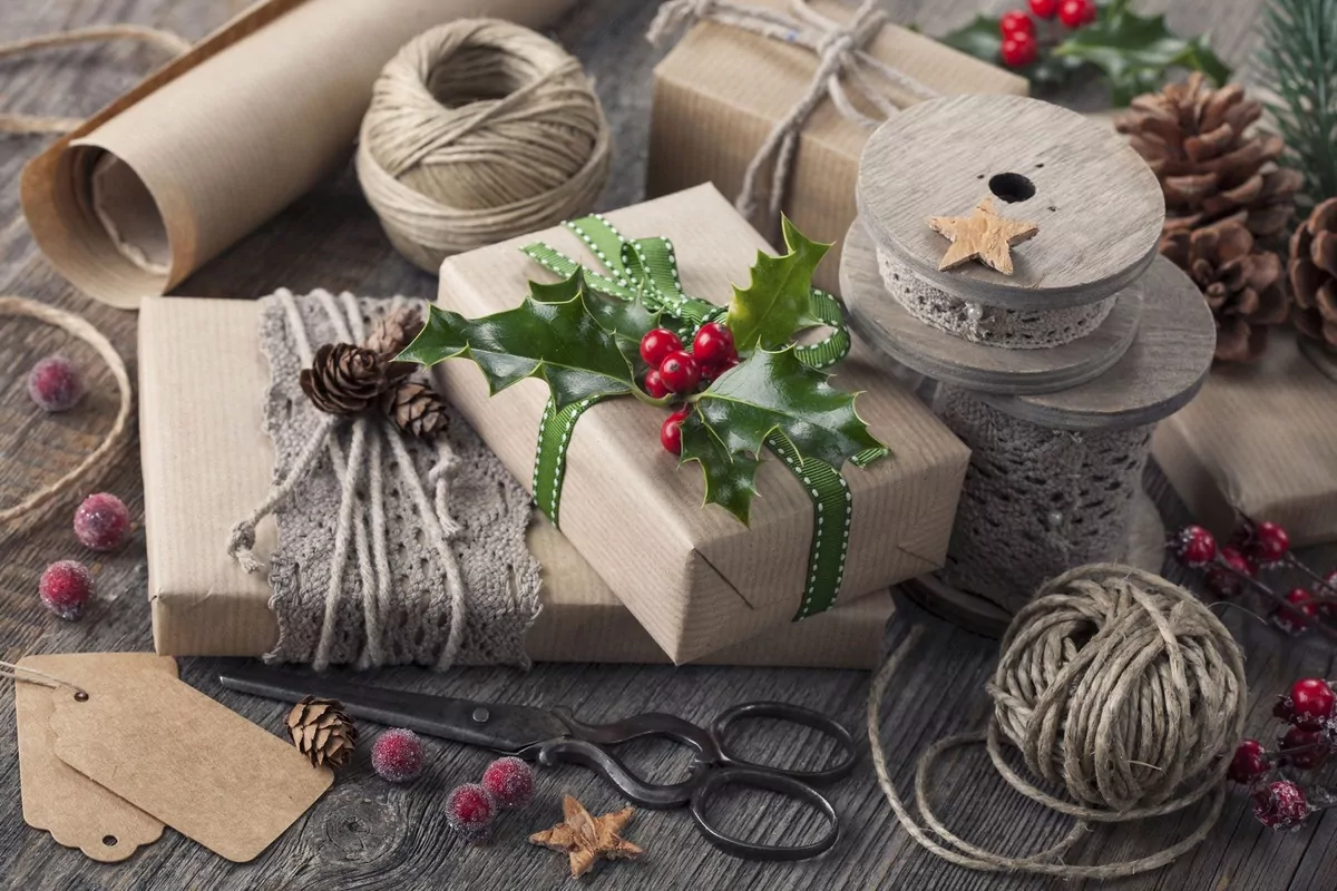 10 Steps to the Happiest Christmas Ever Make it handmade