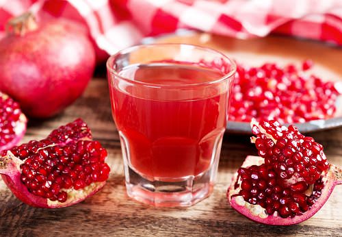 8 Great Reasons to Eat Pomegranates