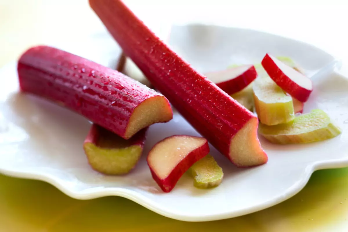 Fantastic Reasons to Eat Rhubarb All Year Long