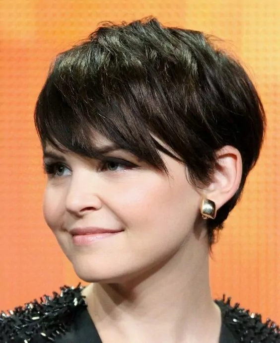 10 Cute Haircuts for Round Faces