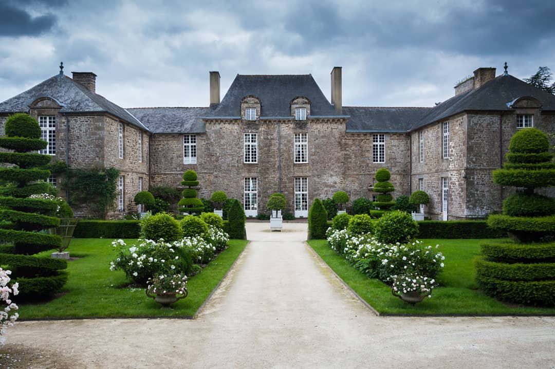 10 Impressive Ancient Castle Hotels around the World Château de la Ballue, France