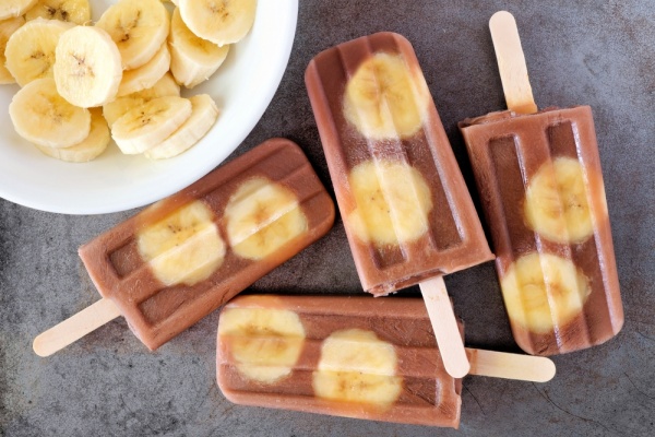 Chocolate banana popsicles
