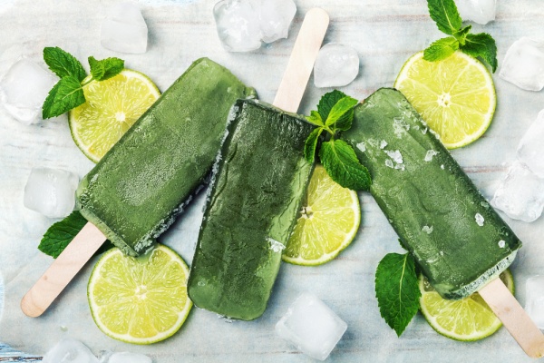 Green smoothie popsicles
