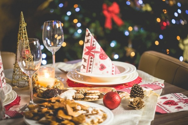 5 Lessons My Mom Taught Me about Hosting During the Holidays
