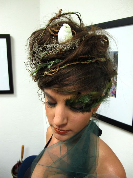 The new age nest 11 Mysteriously Creepy Halloween Hairstyles