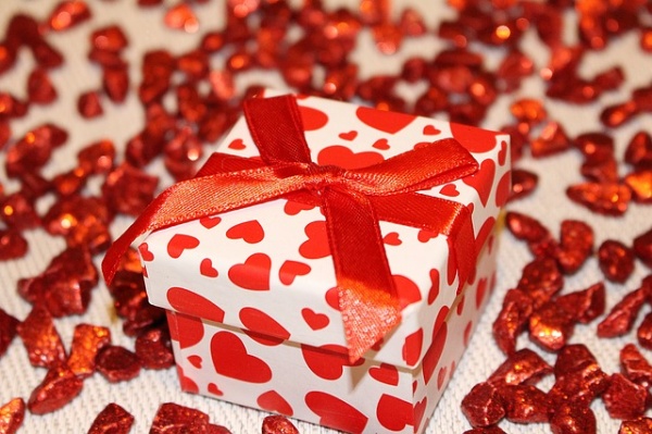 10 Unusual Valentine’s Day Gifts He Will Love