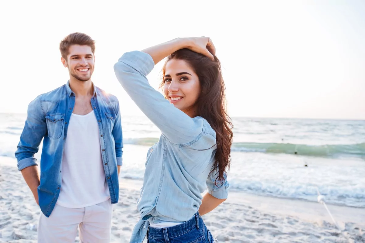 Hands on hips 10 Obvious Signs a Guy Is Flirting with You