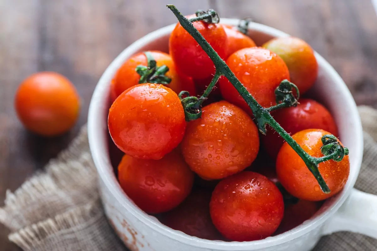Top Ten Unusual Food Combinations Cooking tomatoes and foliage