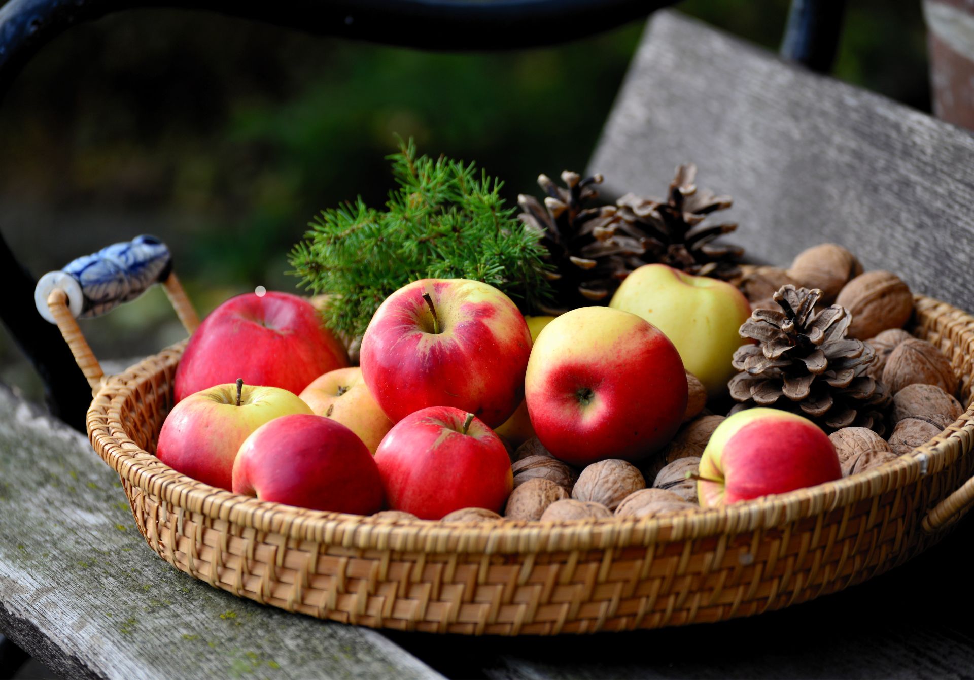 12 Health Benefits of Apples